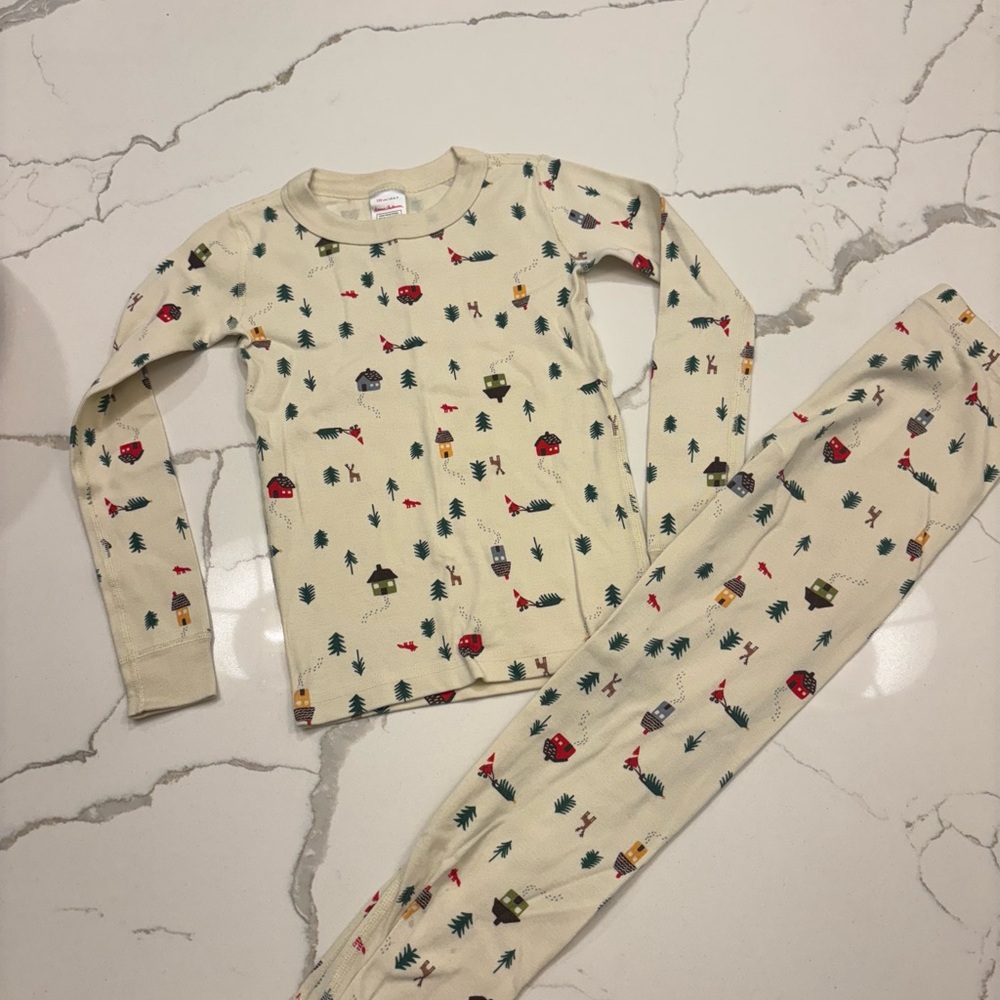 Hanna Andersson Cream Pajama Set with Colorful Forest Print